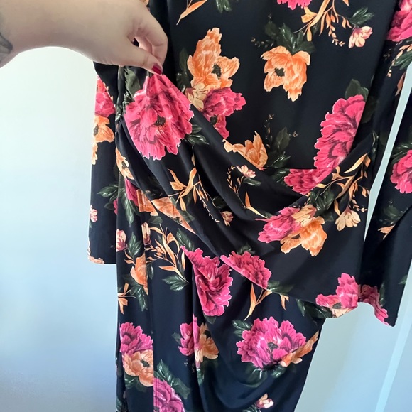XL touched front midi length black dress with floral print - Picture 2 of 3